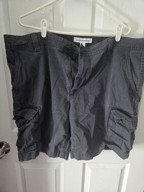 Amazon Essentials Men's Charcoal Gray Cargo Shorts